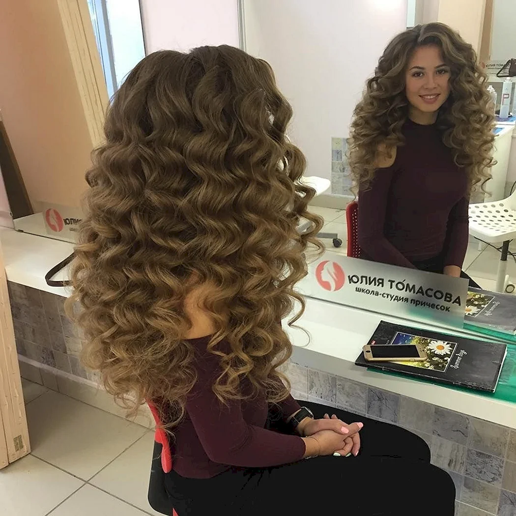 Великі локони від коріння