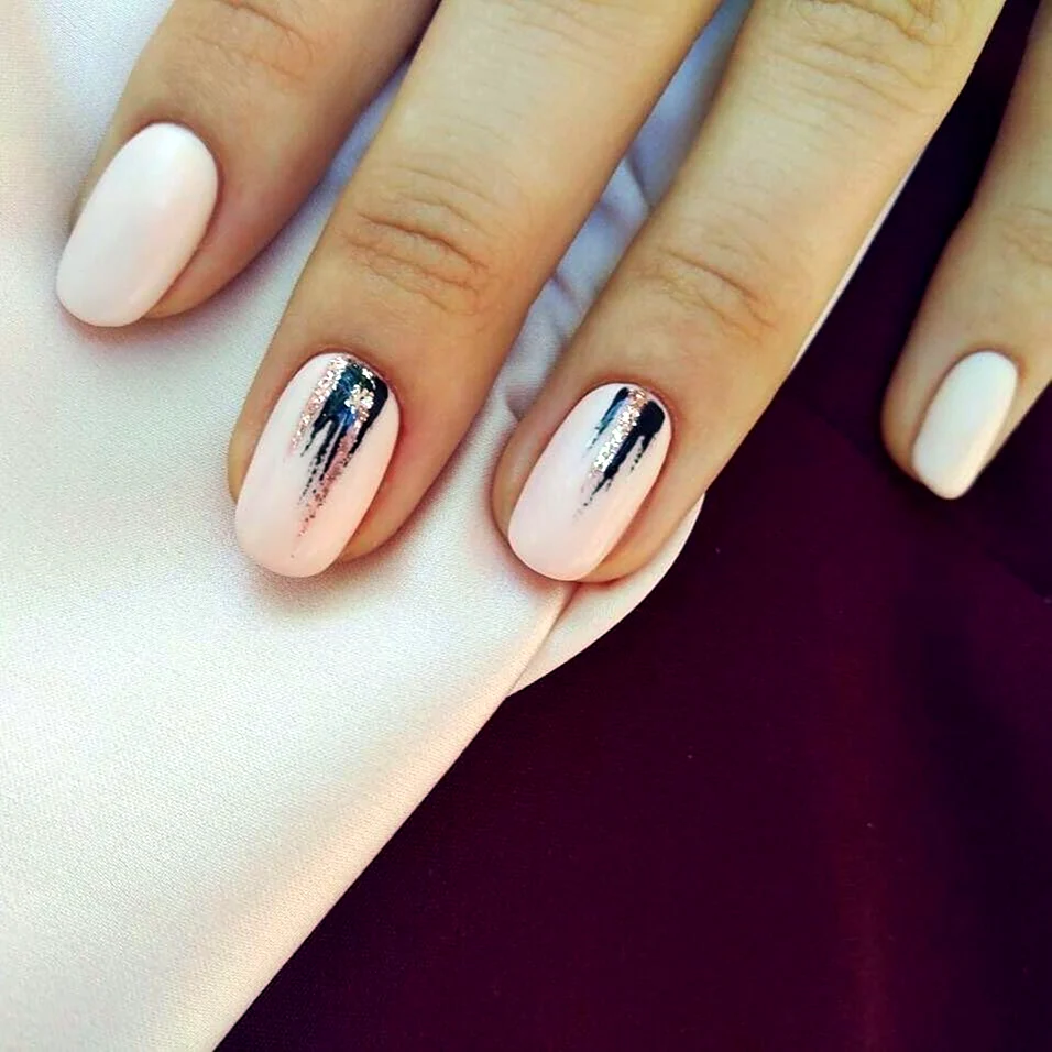 Дизайн ногтей нюд