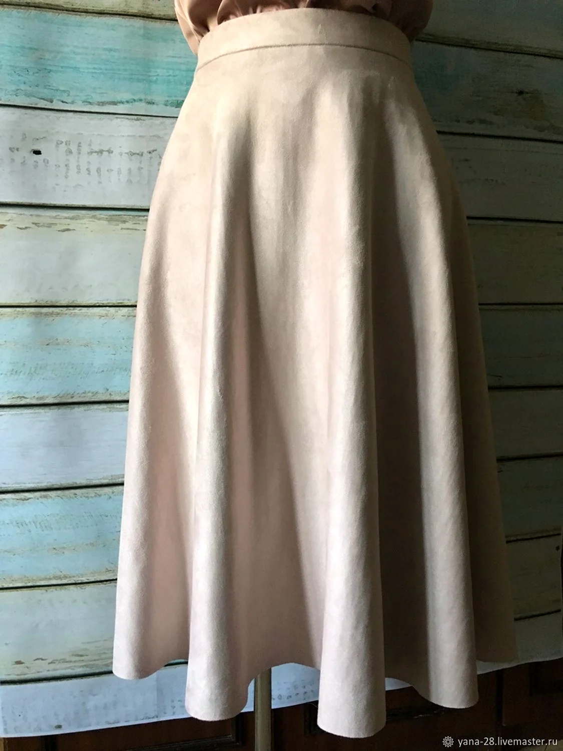 Юбка под замшу пудровая