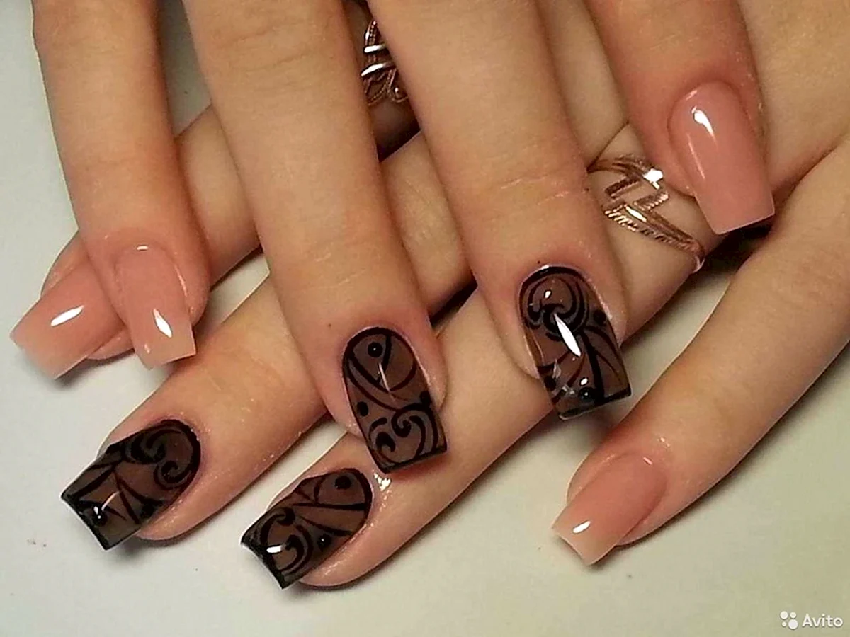 Маникюр коричневый френч
