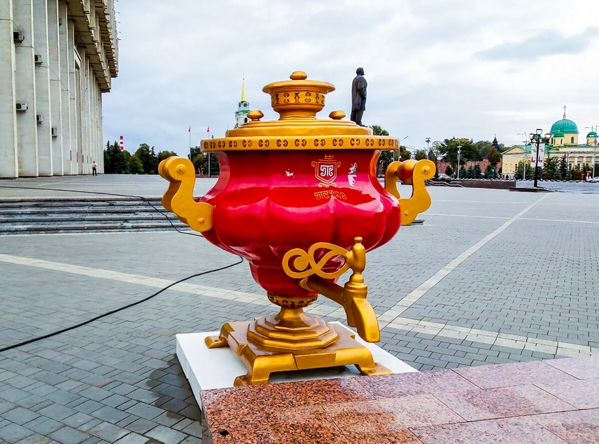 Памятник самовару в Туле