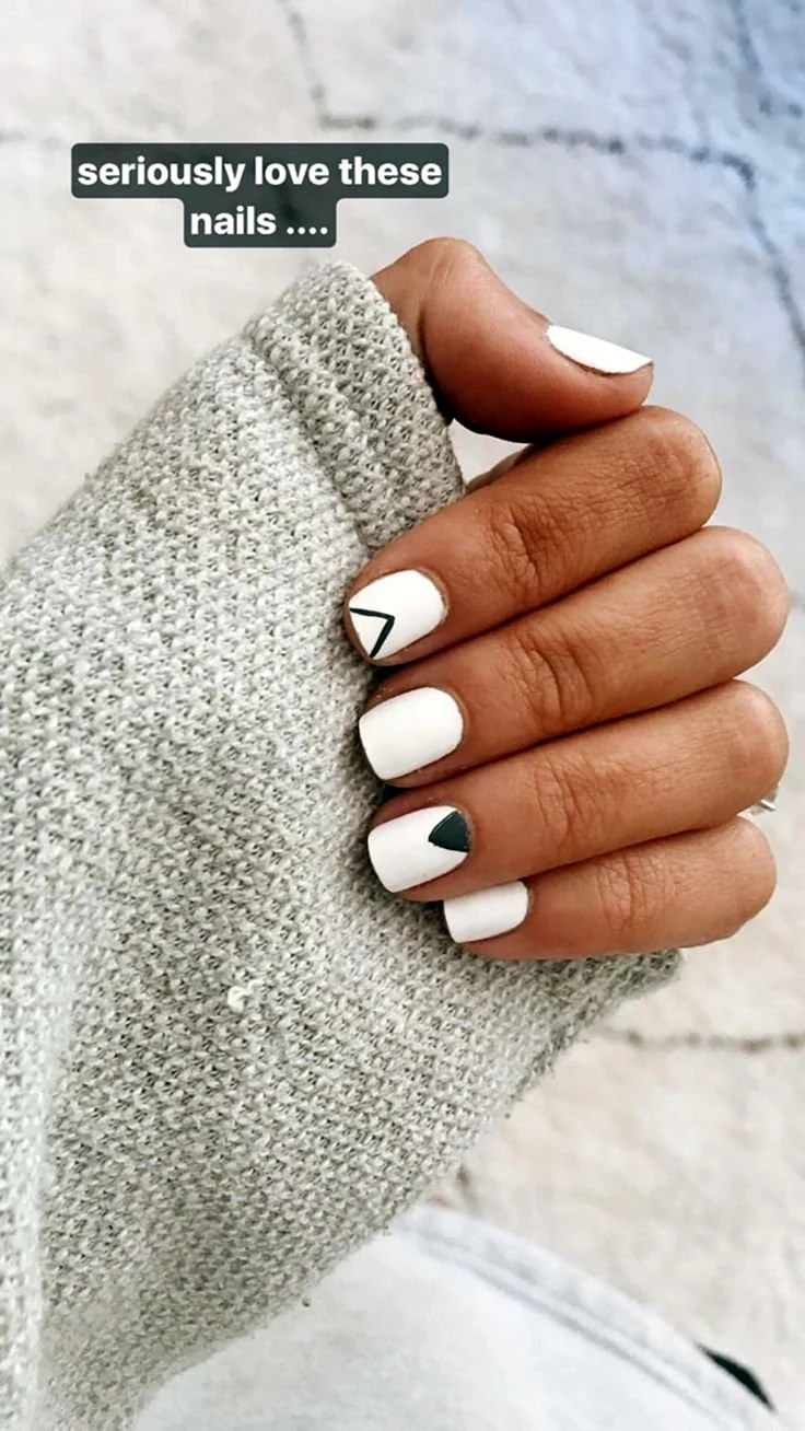 Белый маникюр на короткие ногти