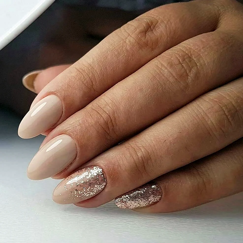 Маникюр нюд беж
