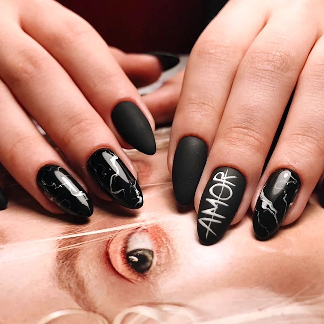 Черные ногти