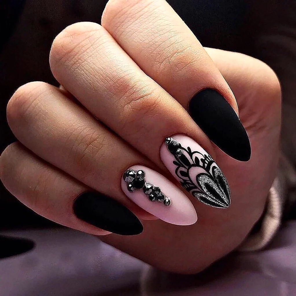 Черно-розовый маникюр