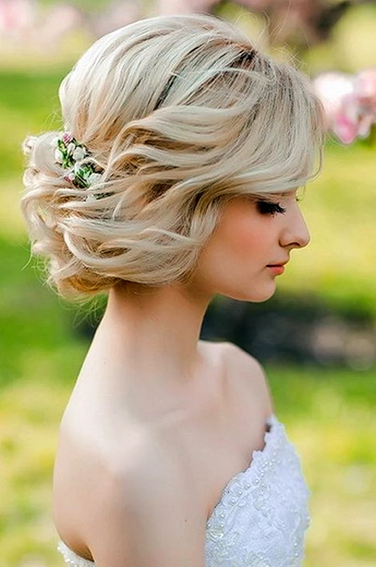 Весільні зачіски на коротке волосся