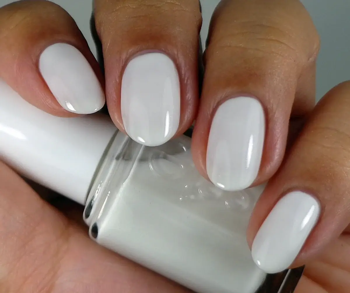 Лак Essie 01 белый