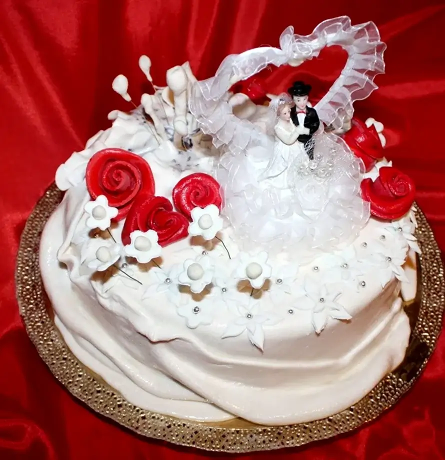 Свадебный торт одноярусный оригинальный