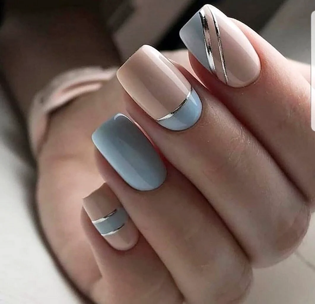 Маникюр с полосками