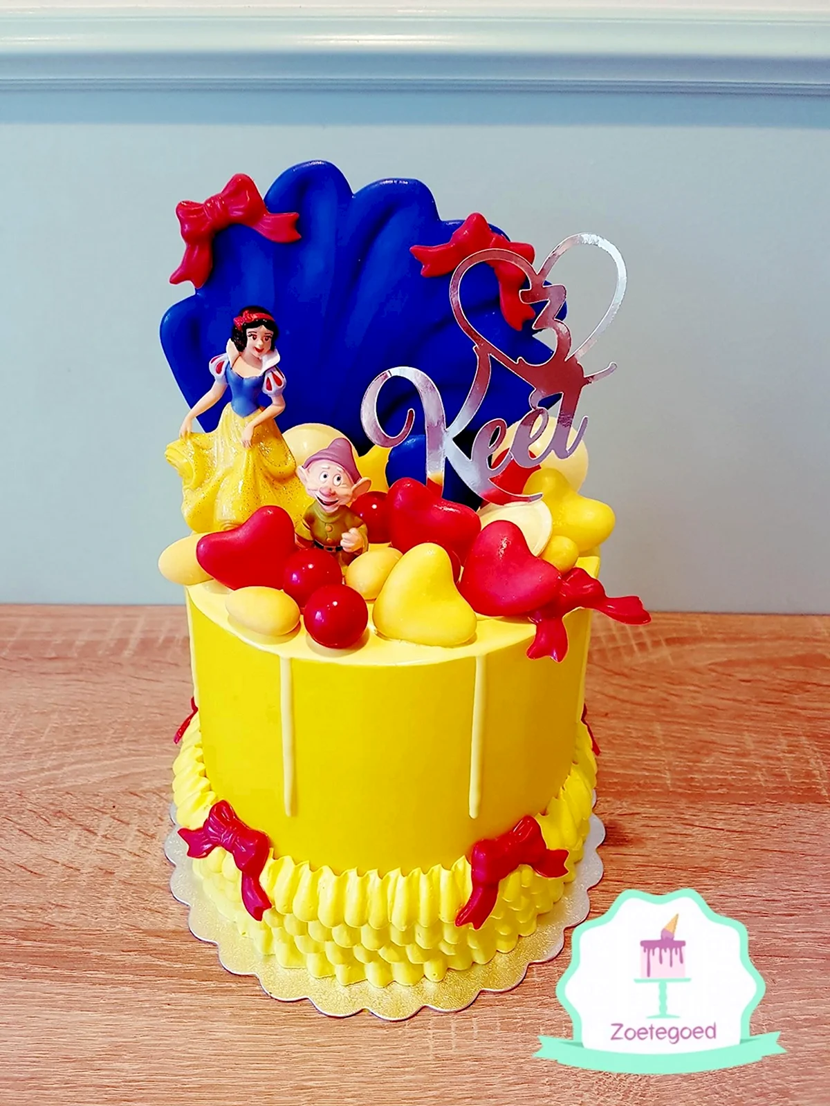 Торт Белоснежка