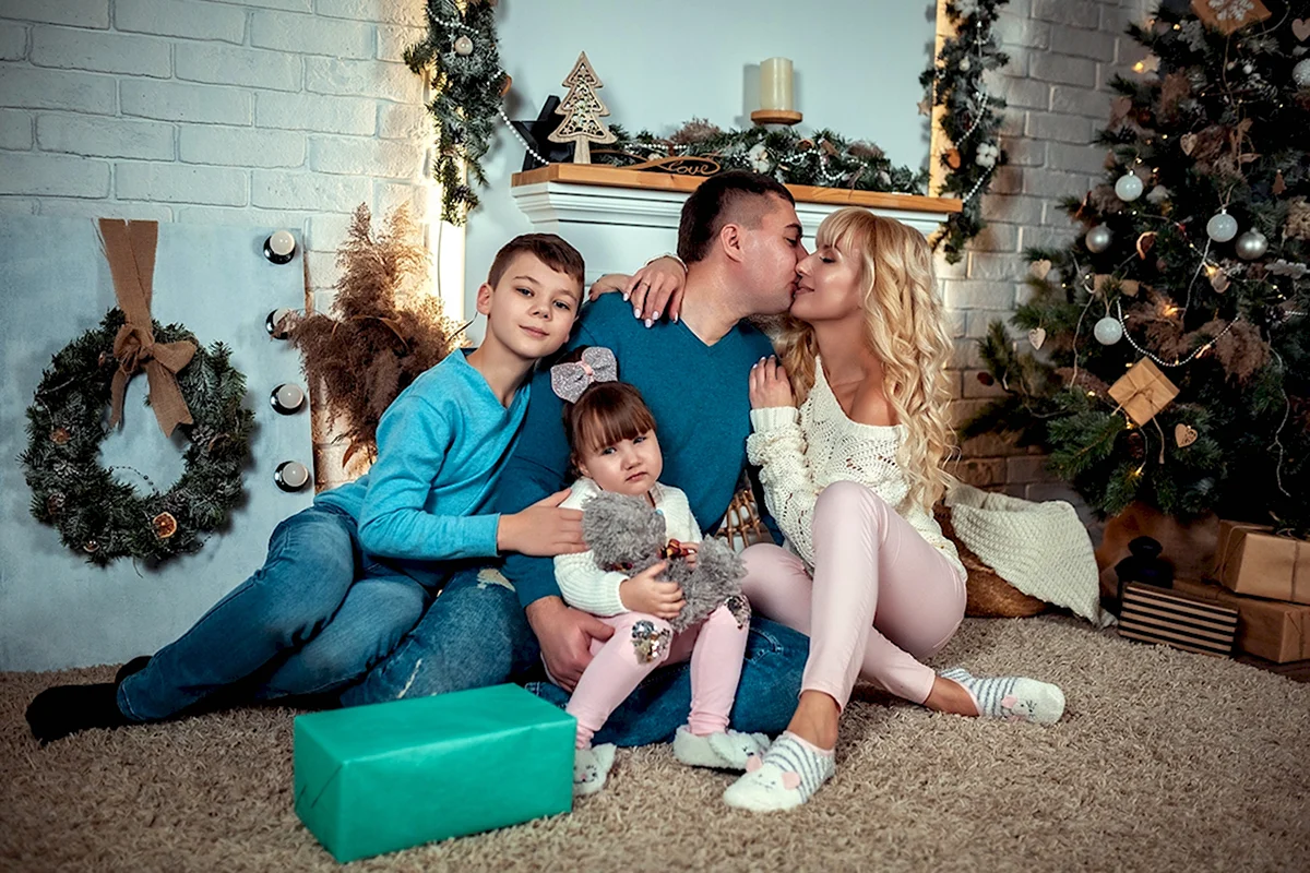 Семейная фотосессия в голубых тонах