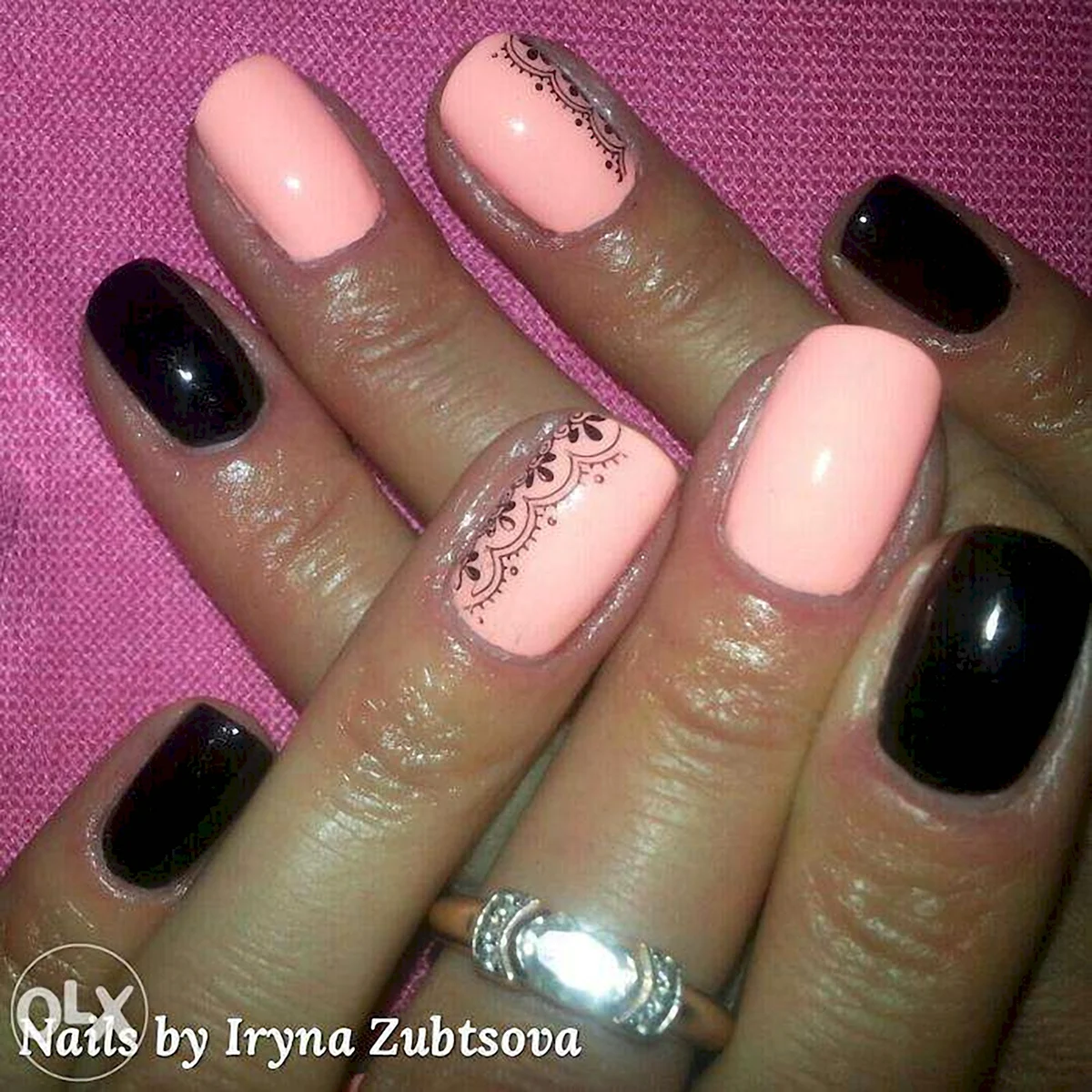 Маникюр гель лак черный с розовым
