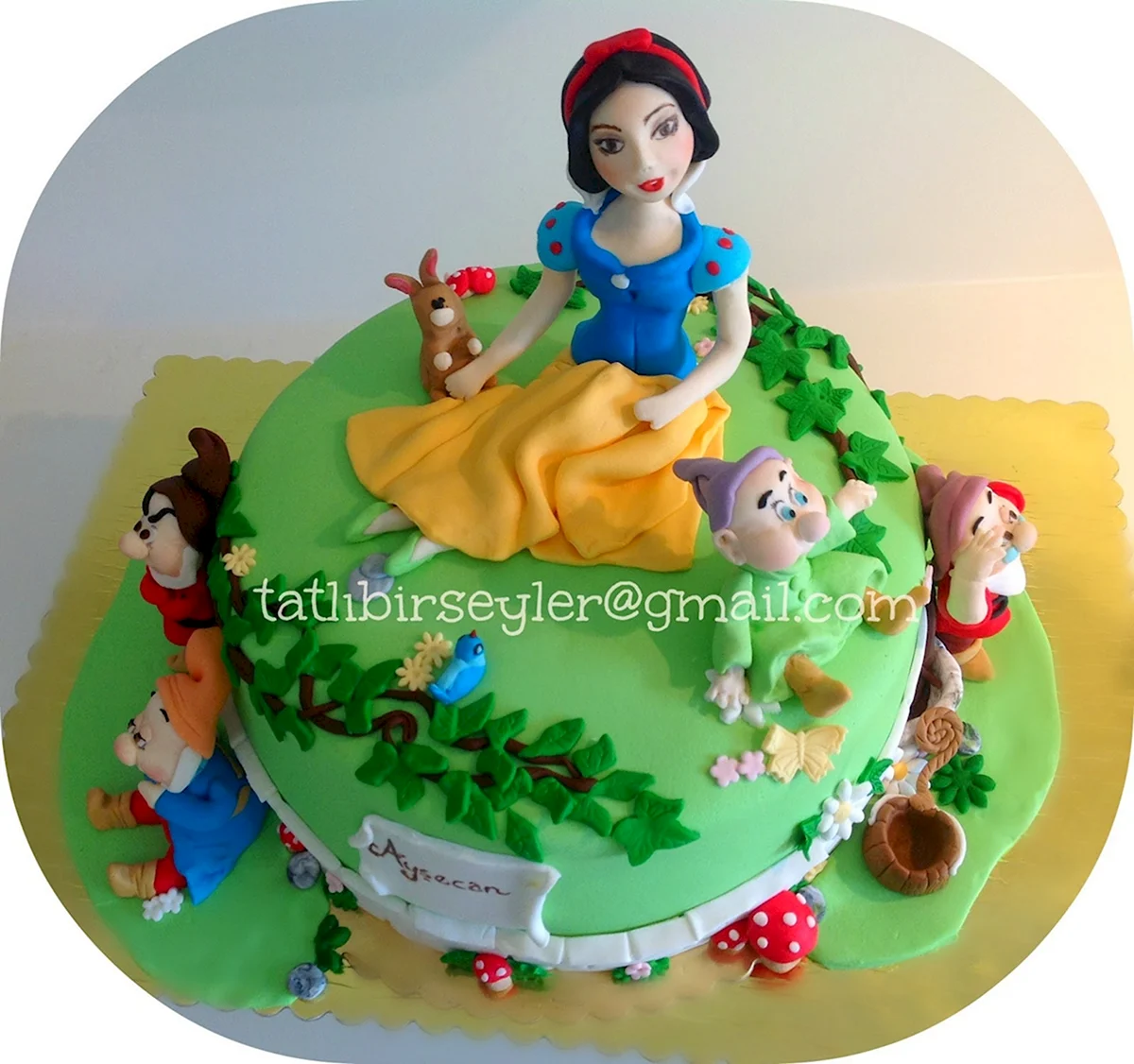 Торт Белоснежка и семь гномов зайчик