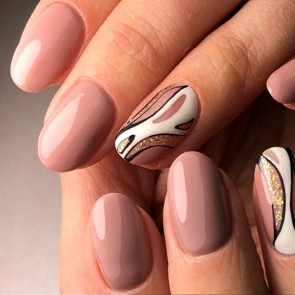 Ногти в бежевых тонах