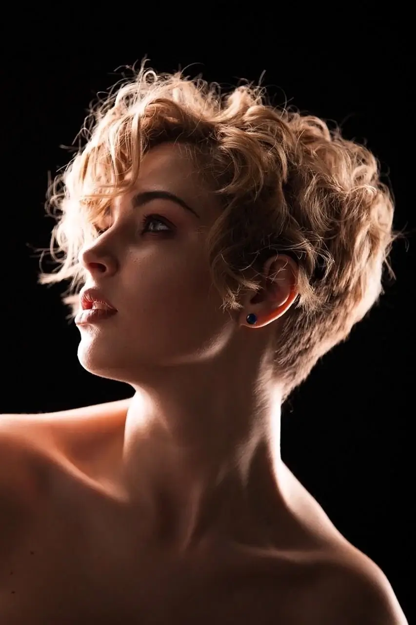 Стрижка Гарсон на хвилясте волосся