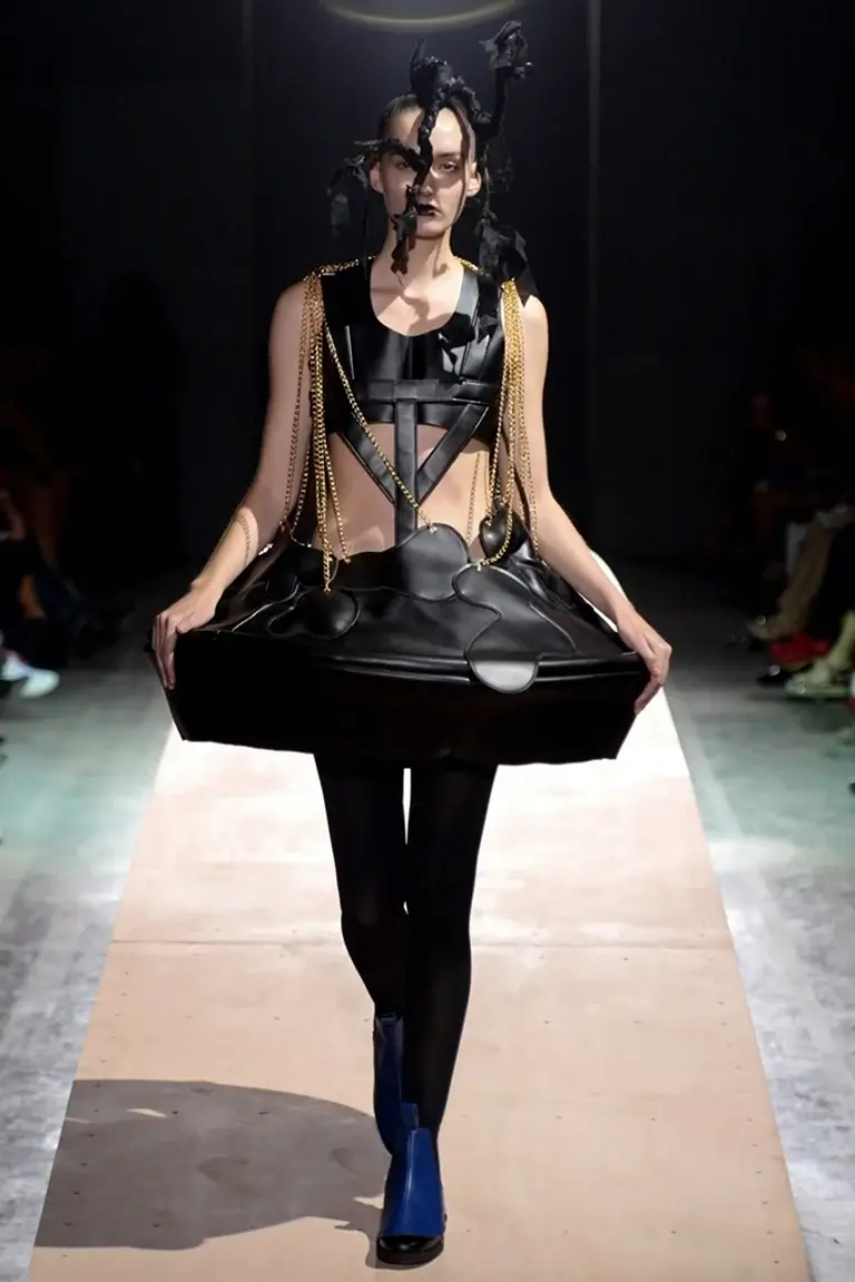 Авангардные показы мод