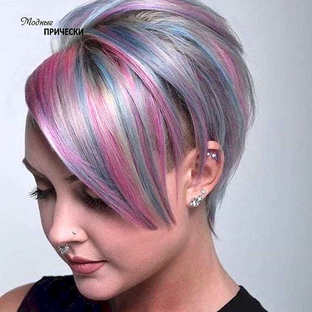 Яскраві пасма на коротке волосся