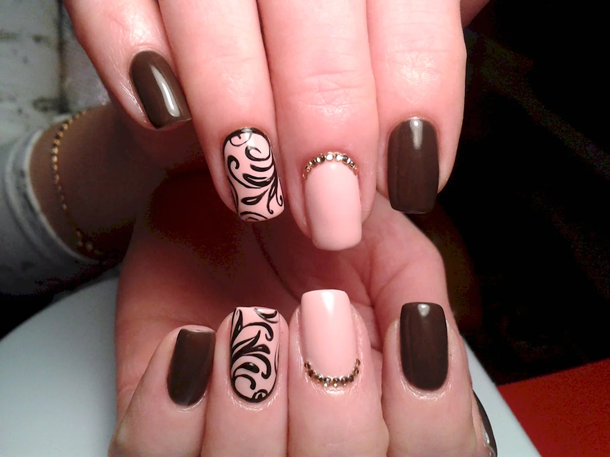 Маникюр с узорами