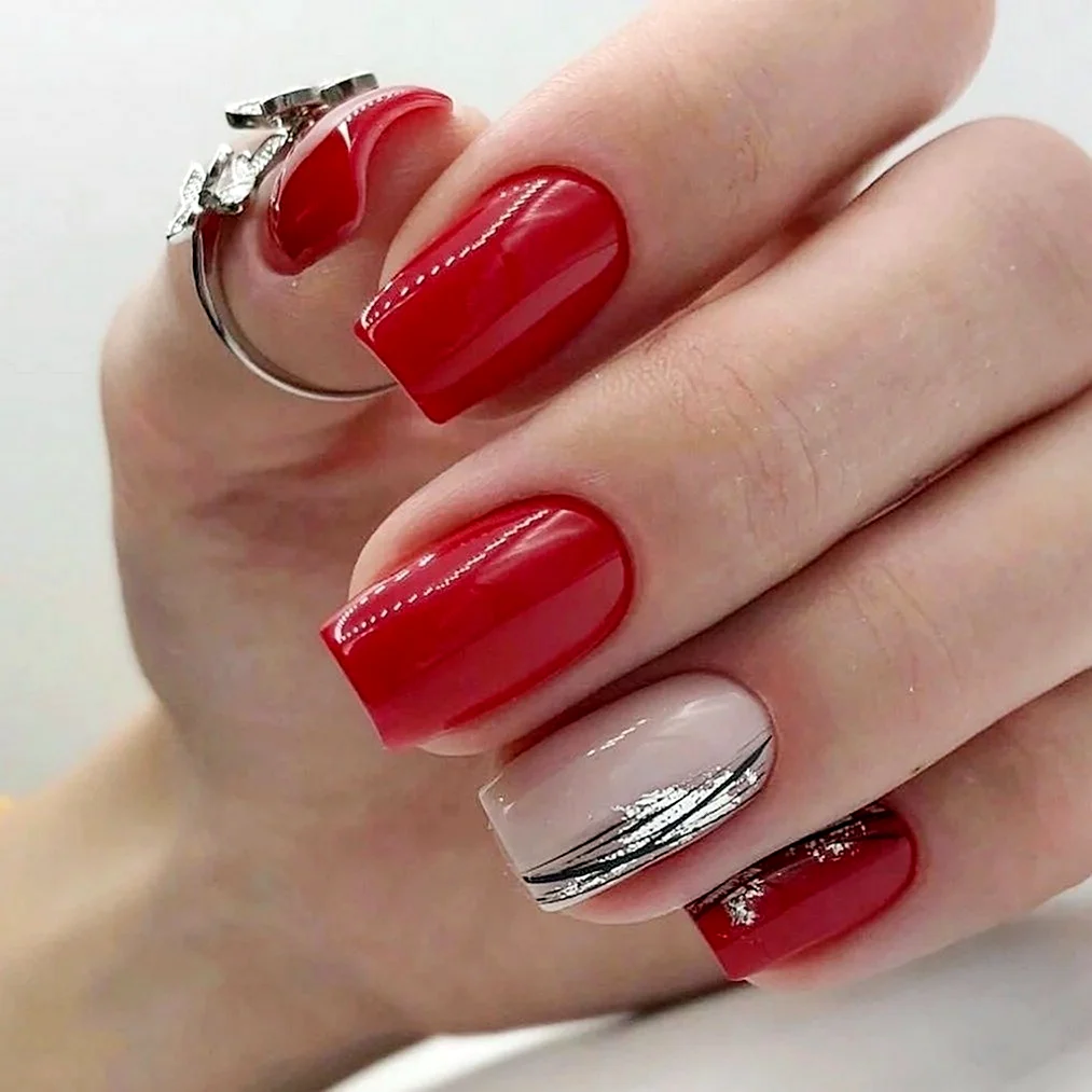 Элегантный красный маникюр