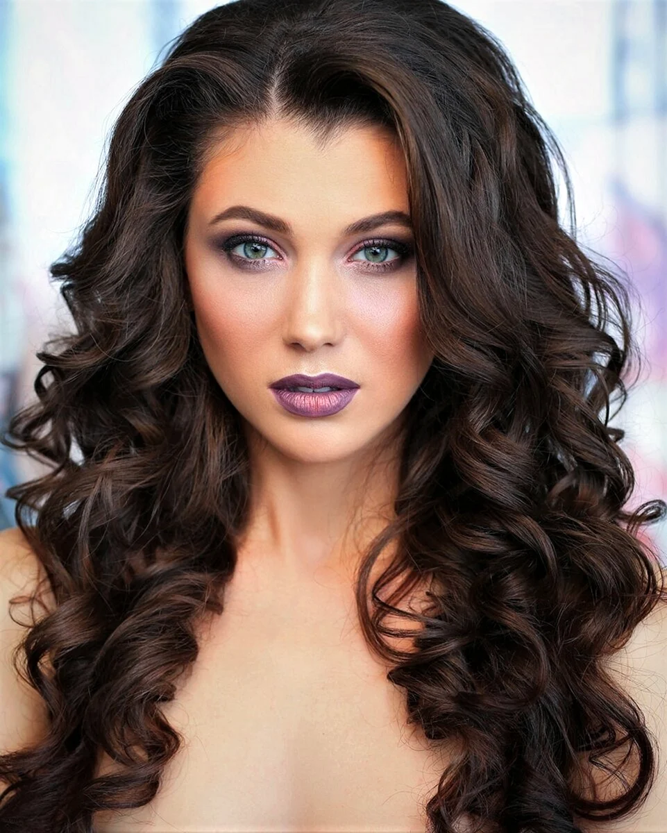 Красиві кучері на довге волосся