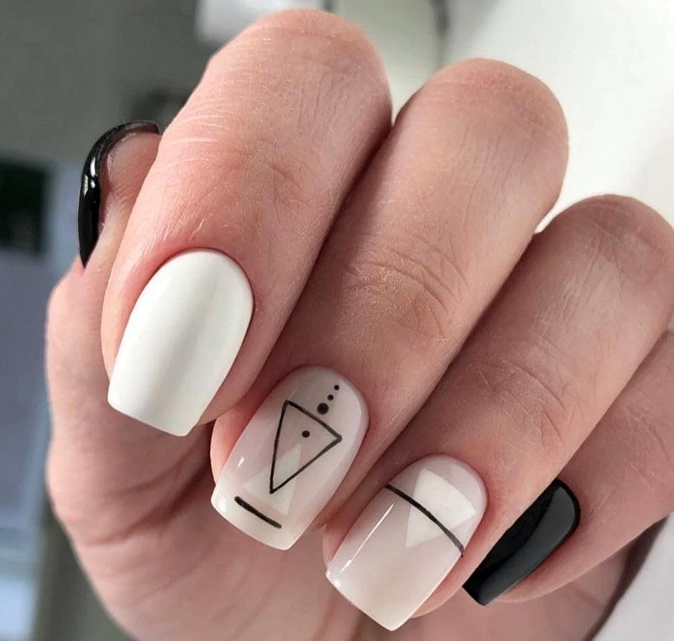 Маникюр на короткие ногти геометрия Минимализм