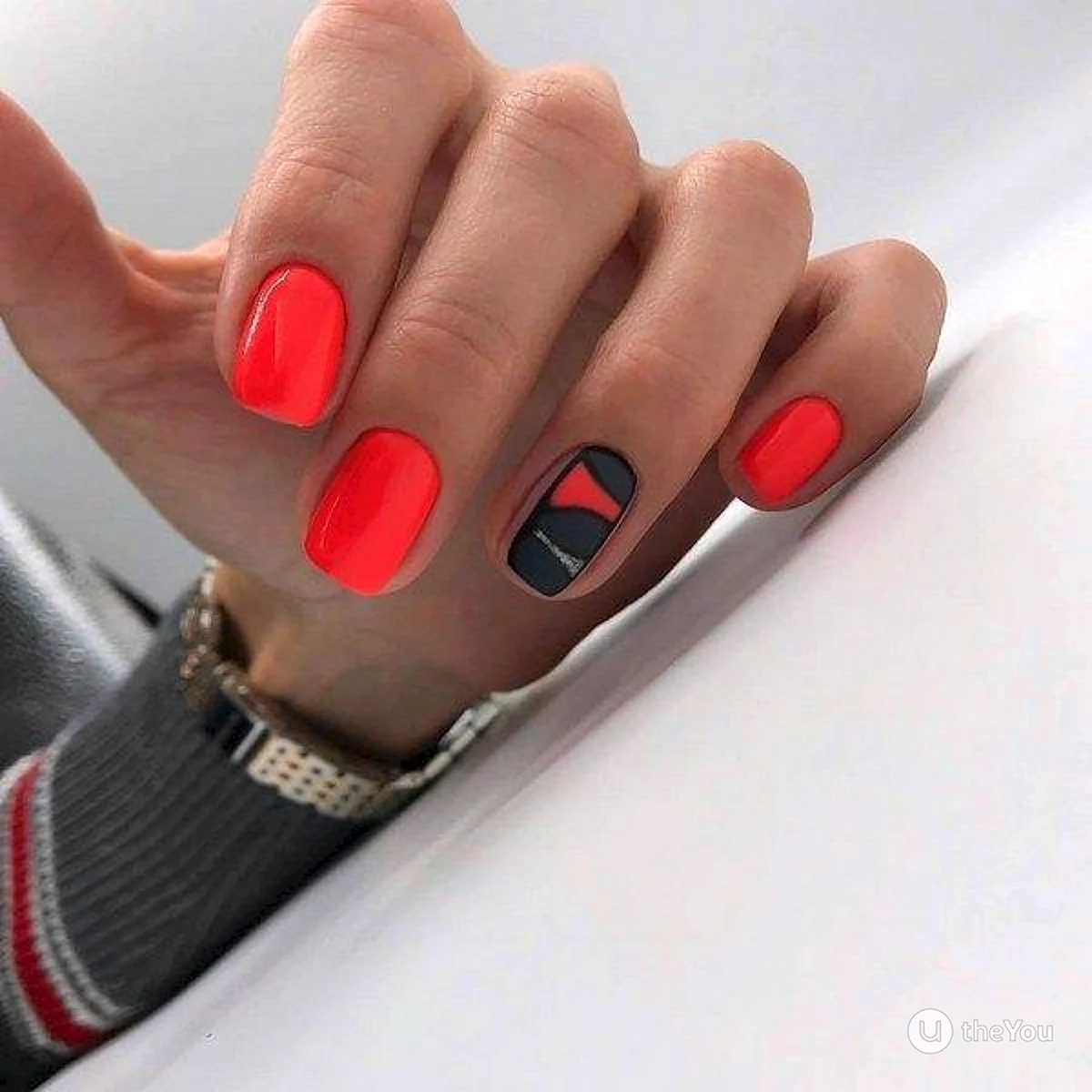 Красный маникюр 2020 модные для молодежи