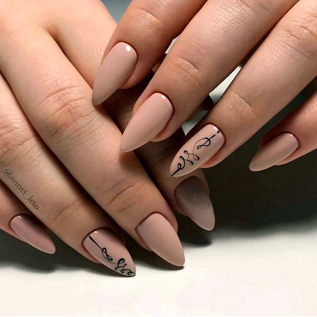 Матовый нюд миндаль