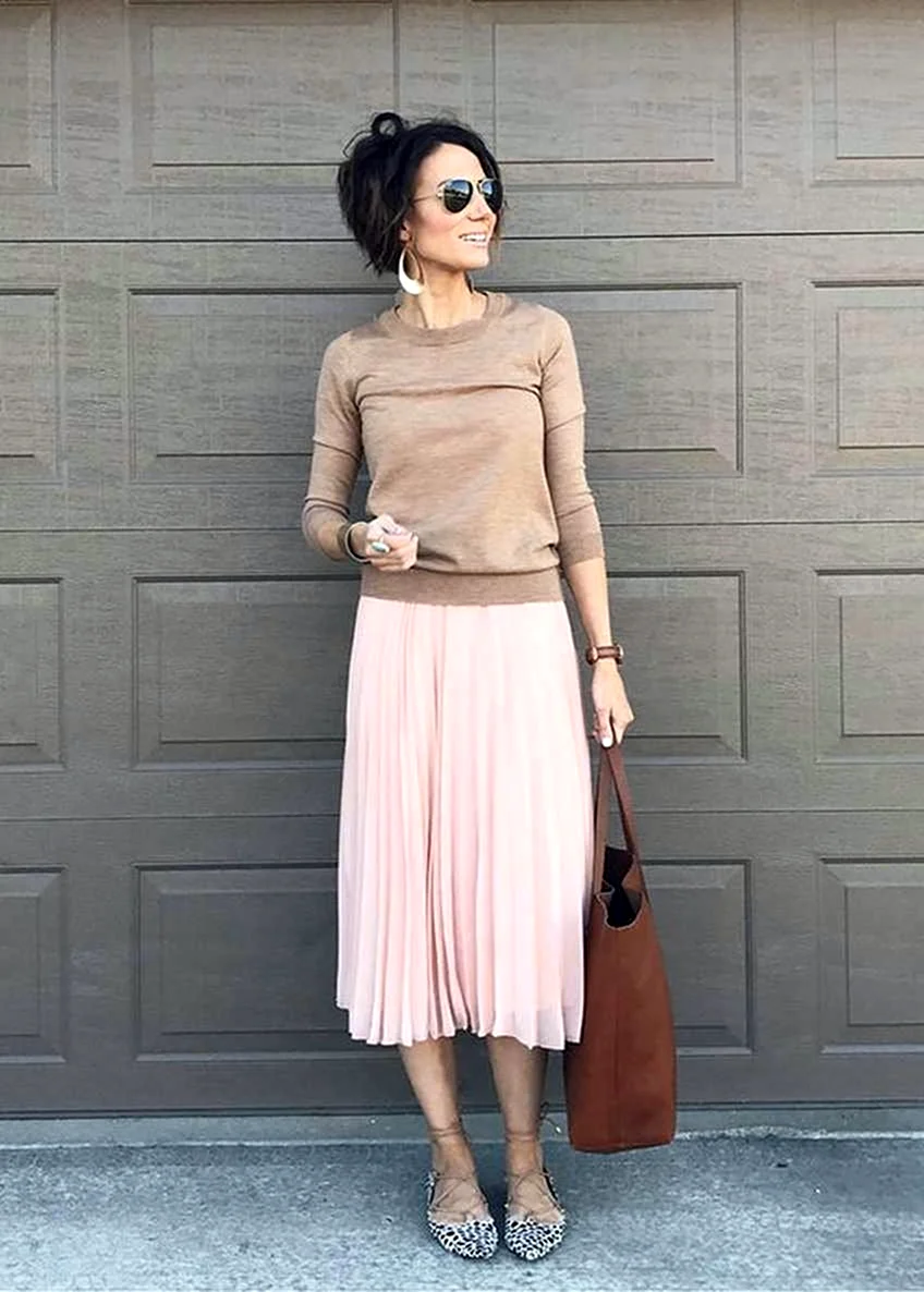 Свитер с плиссированной юбкой