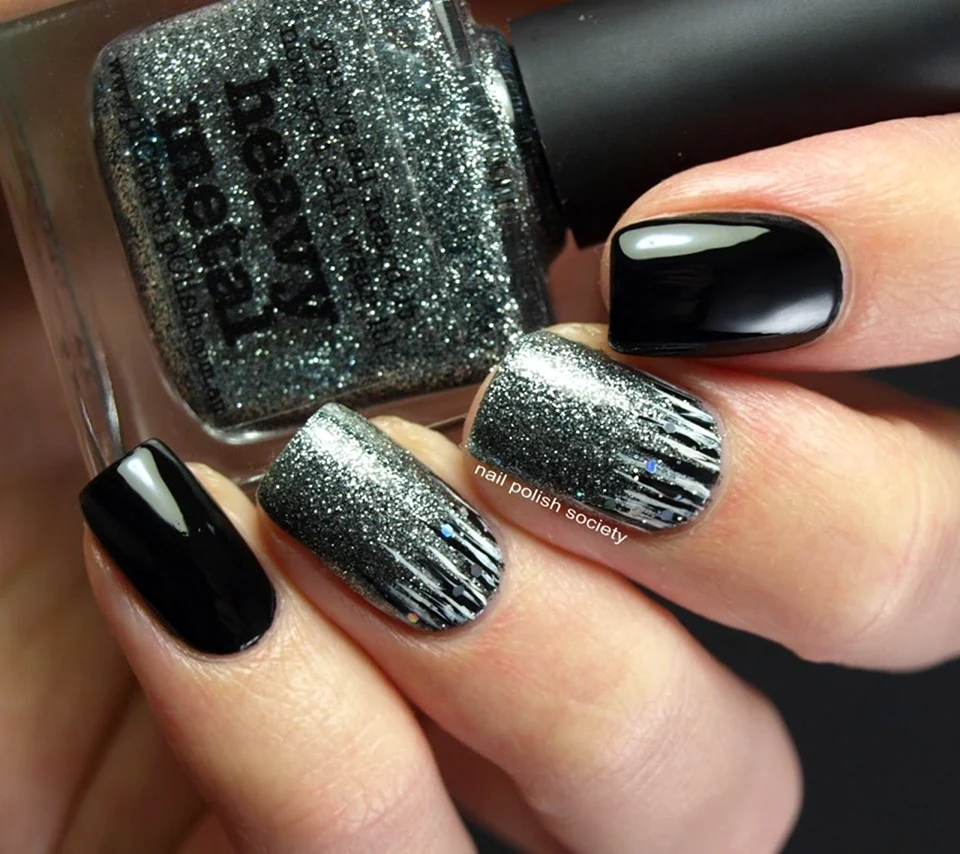 Черные светоотражающие ногти