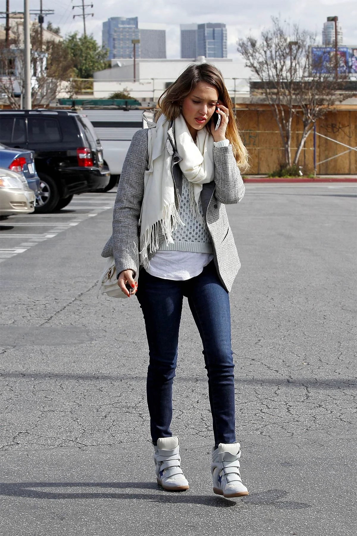 Сникерсы с джинсами