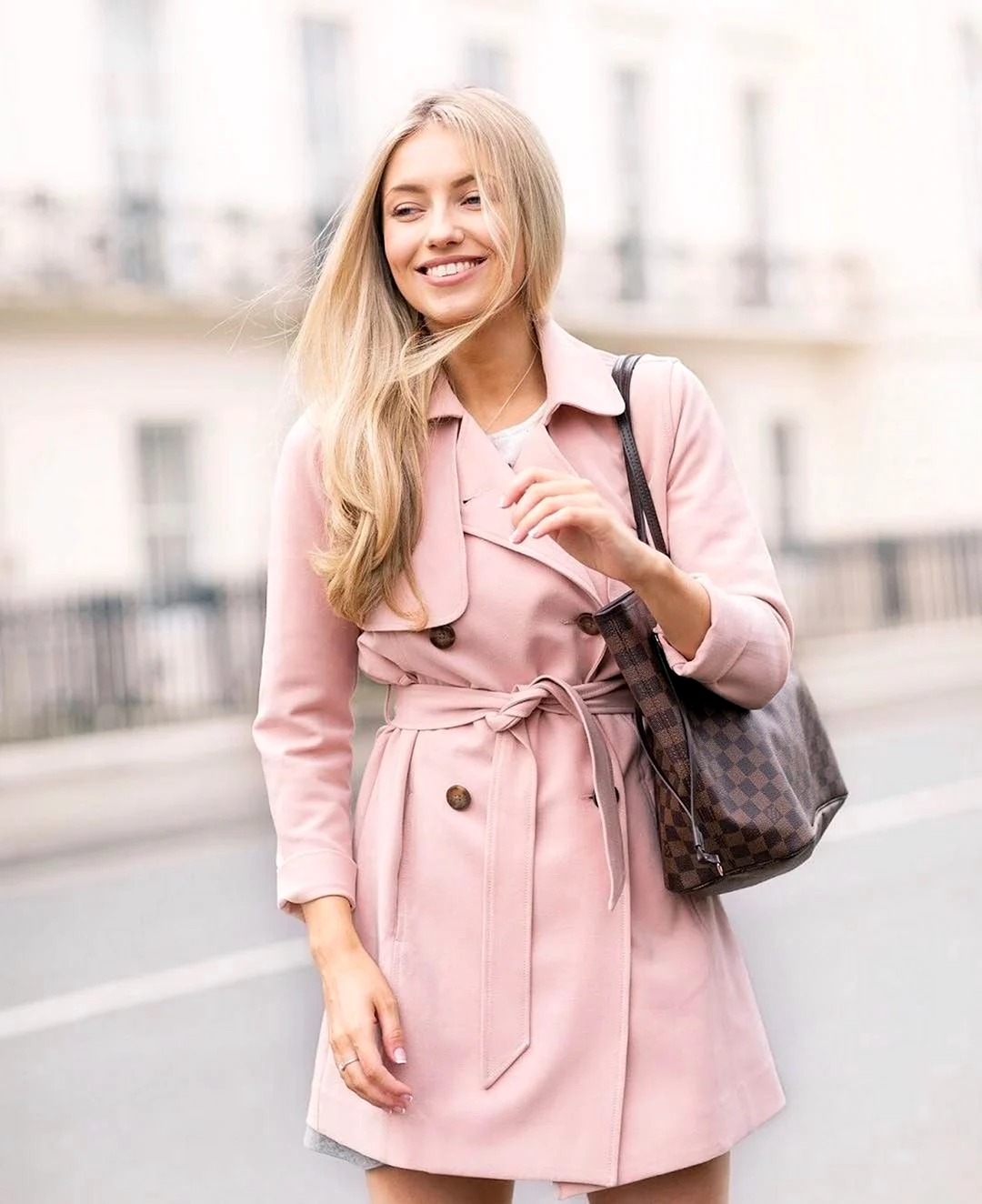 Тренчкот розовый outfit