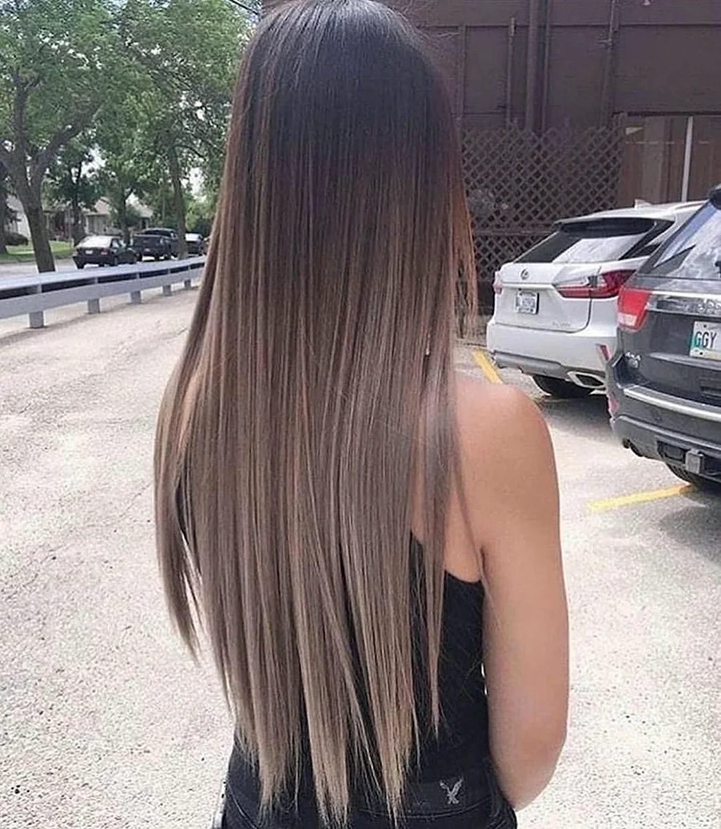 Фарбування волосся балаяж на темне довге пряме волосся