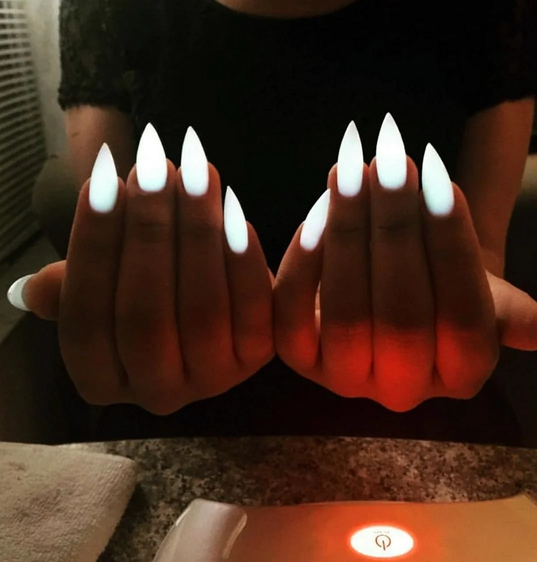 Светящийся маникюр