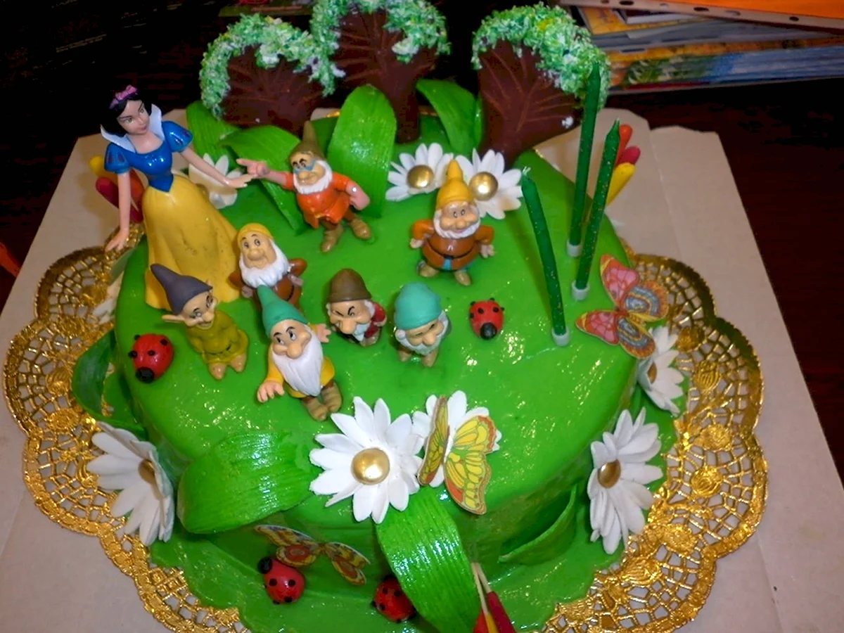 Детский торт Белоснежка и семь гномов