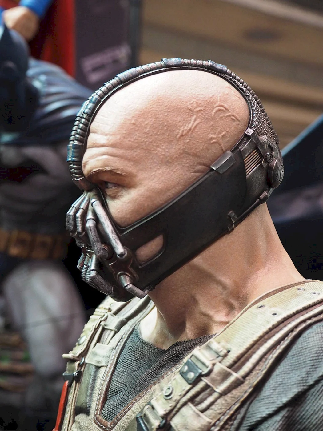 Том Харди Бэйн без маски