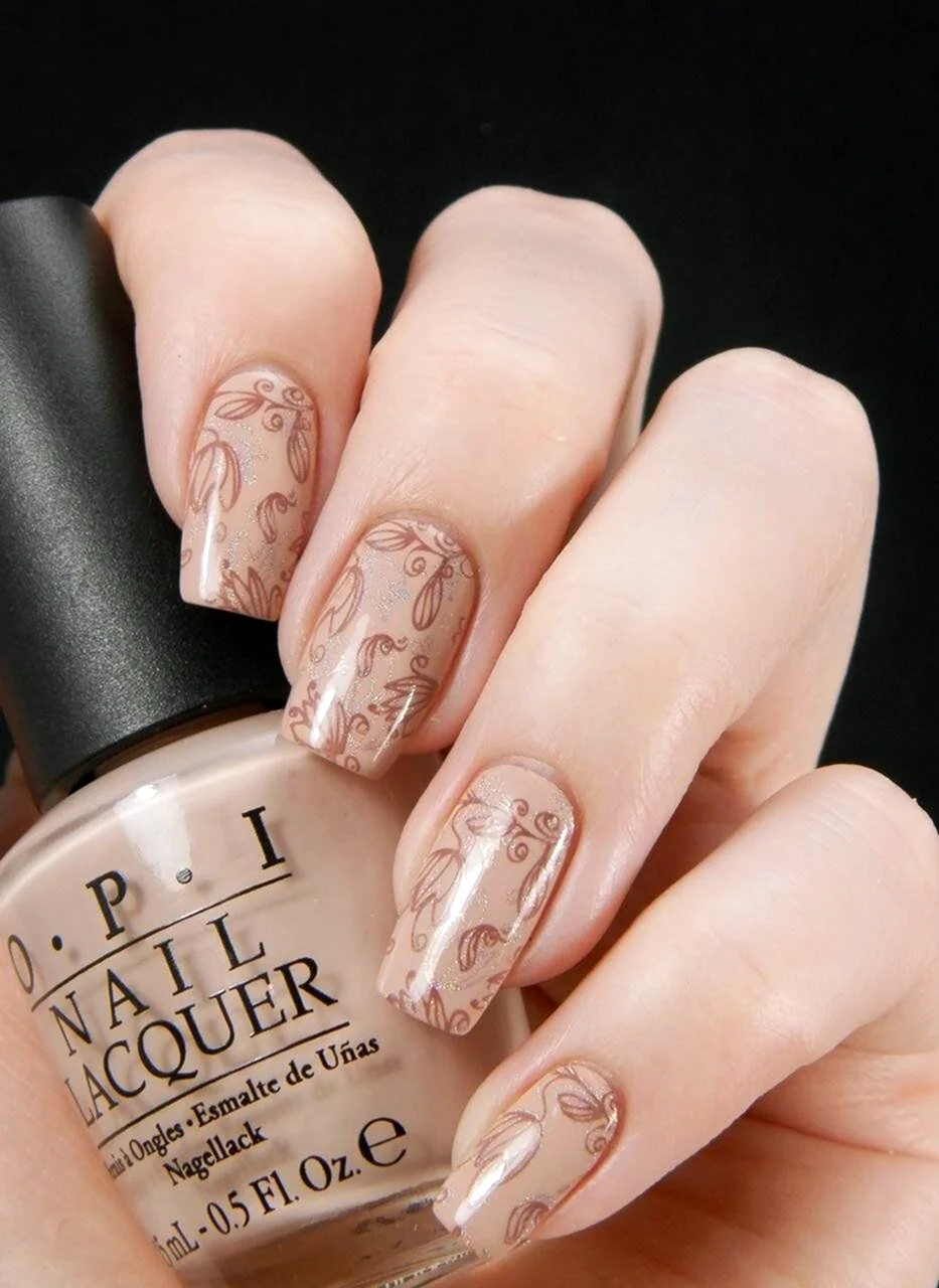 Бежевый маникюр