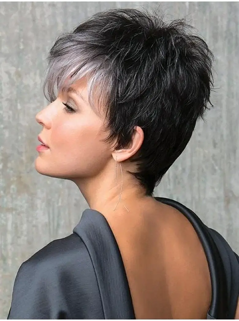 Стрижка Гарсон з подовженою потилицею