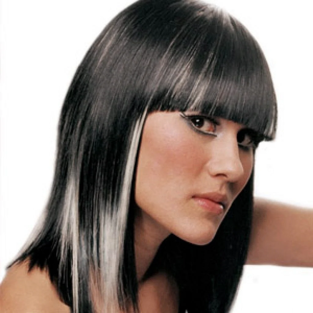 Каре з чубком з швидкими пасмами