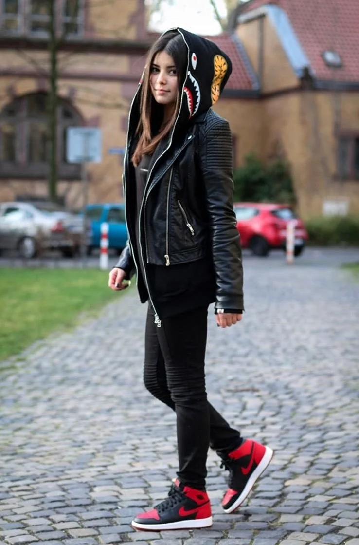 Лук с Nike Air Jordan 1