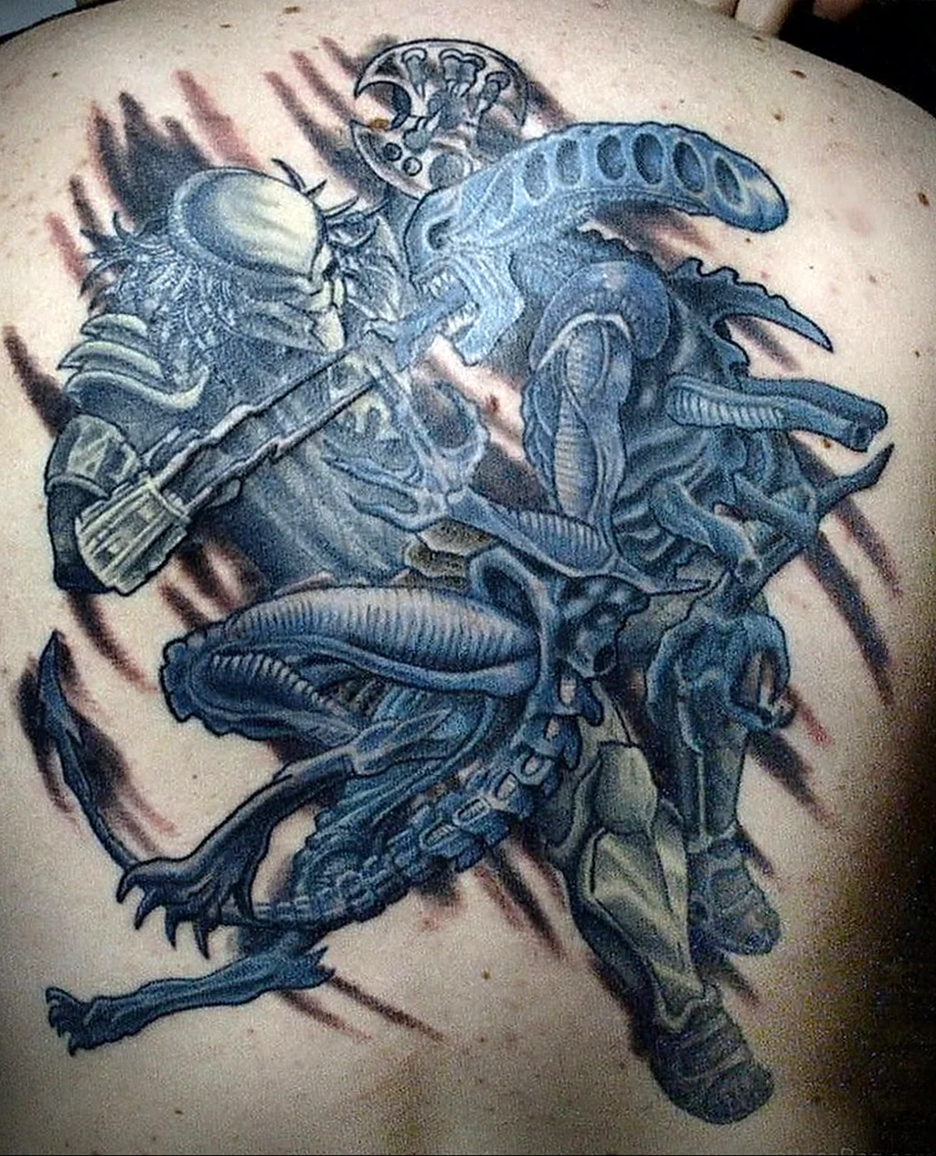 Тату чужой против хищника