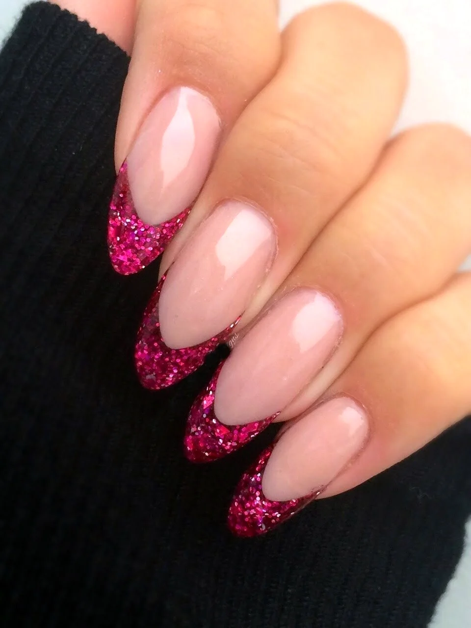 Розовый Френ на миндале