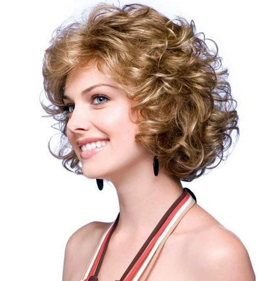 Стрижка Боб Каскад на короткі хвилясті