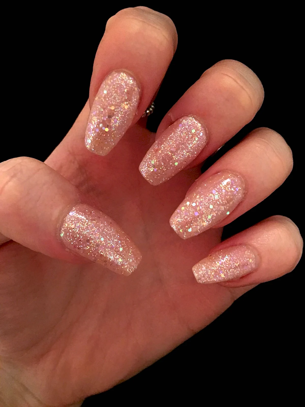 Ногти бесцветные с блестками