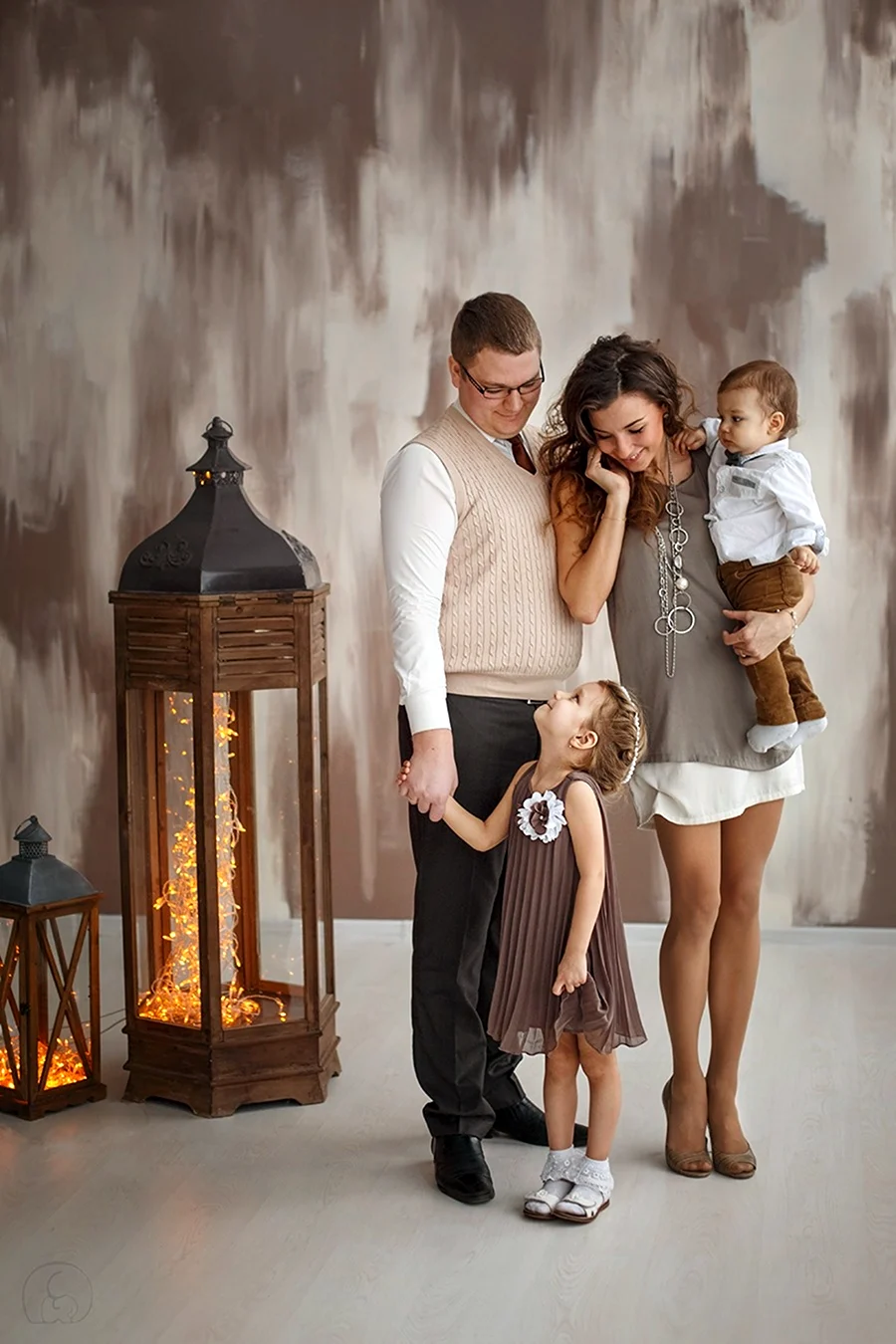 Семейная фотосессия в студии