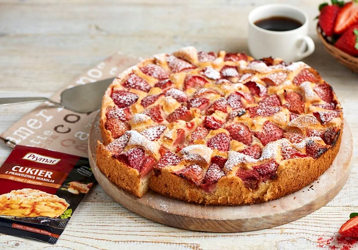 Открытый пирог с клубникой