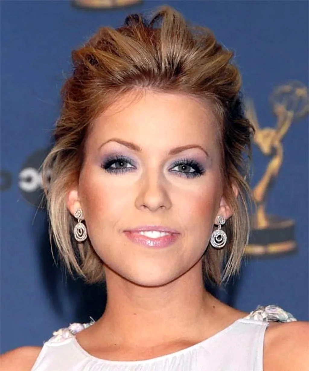 Зачіски на коротке волосся