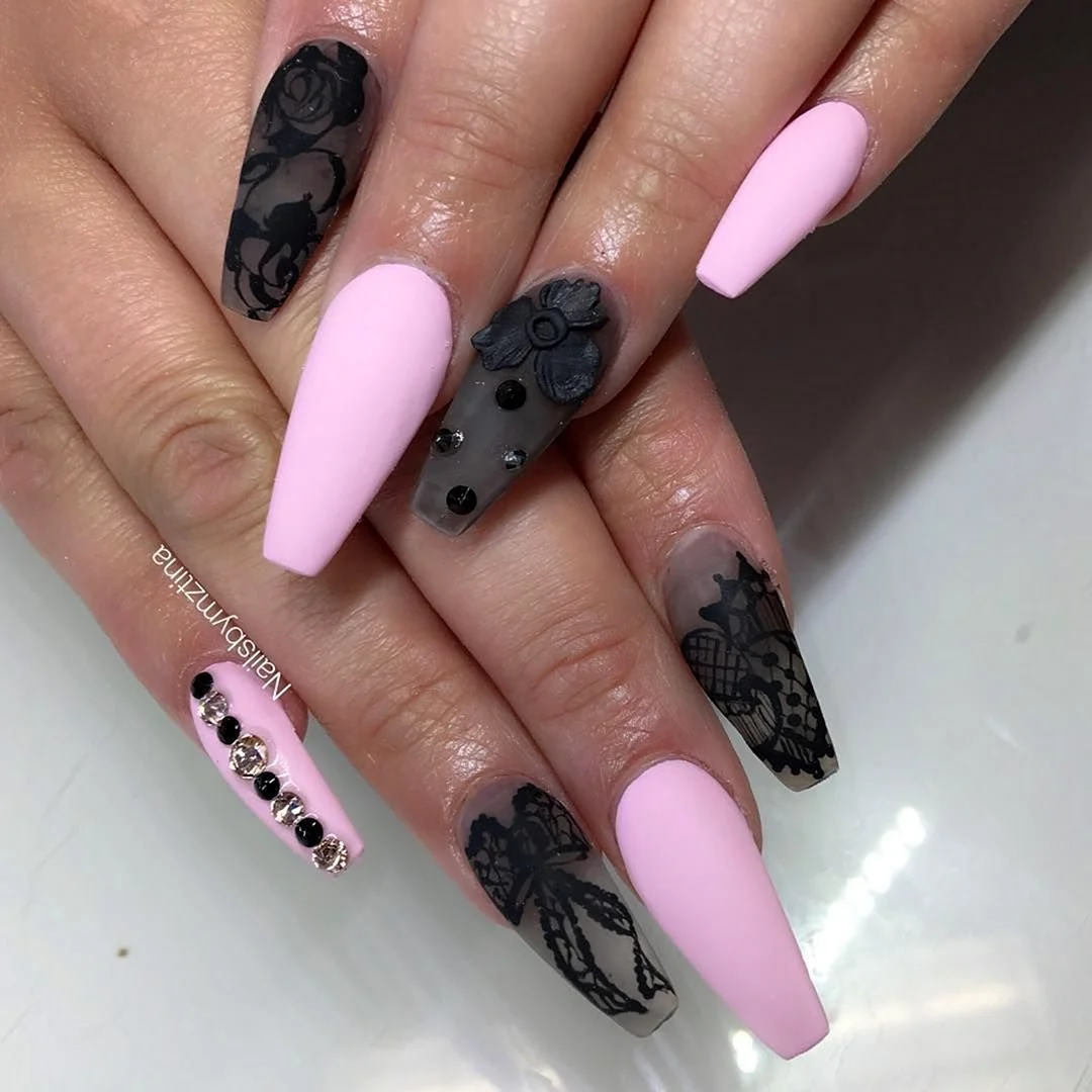 Черно розовый маникюр на длинные ногти