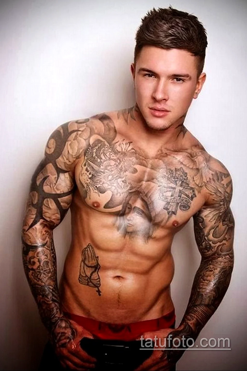 Эндрю Ингланд торс