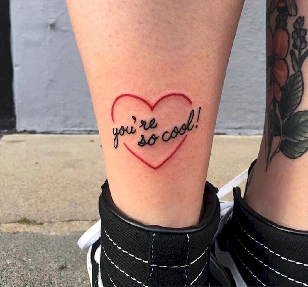 Татуировки для девушек любовь