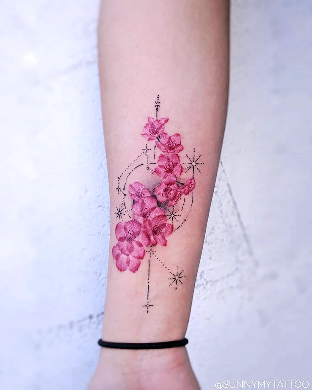 Тату Созвездие и цветы